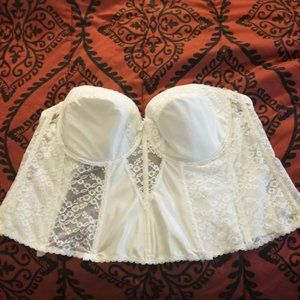 Plus size underwire Va Bien strapless corset. Cup size 48D